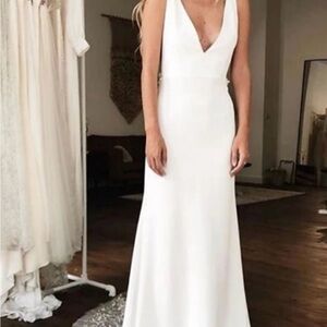 Elegant White Sleeveless Wedding Dress